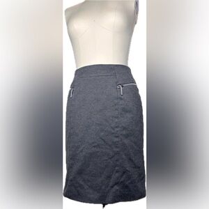 Michael Kors- Pencil skirt in grey. Size 4.